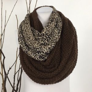Guess Scarf Two-sided with Knit and Animal Print
